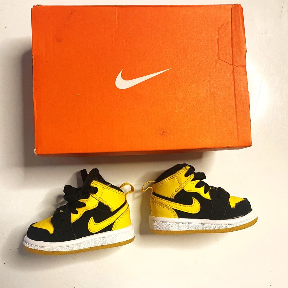 Jordan 1 Retro Mid New Love (2017)BLACK/VARSITY MAIZE-WHITE 640735-035 2C